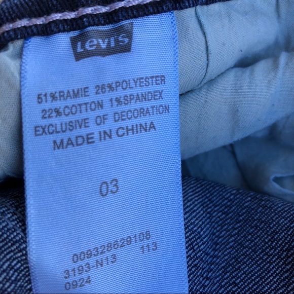 Levi’s Jean Bermuda Shorts - Picture 5 of 5